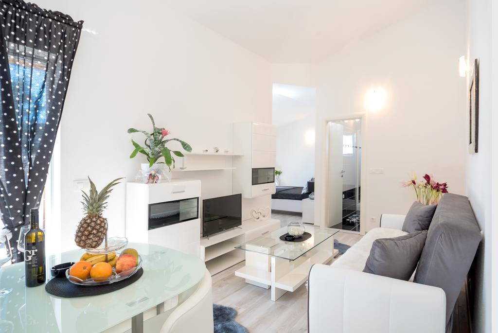 Apartment Antonio Baska Voda Luaran gambar